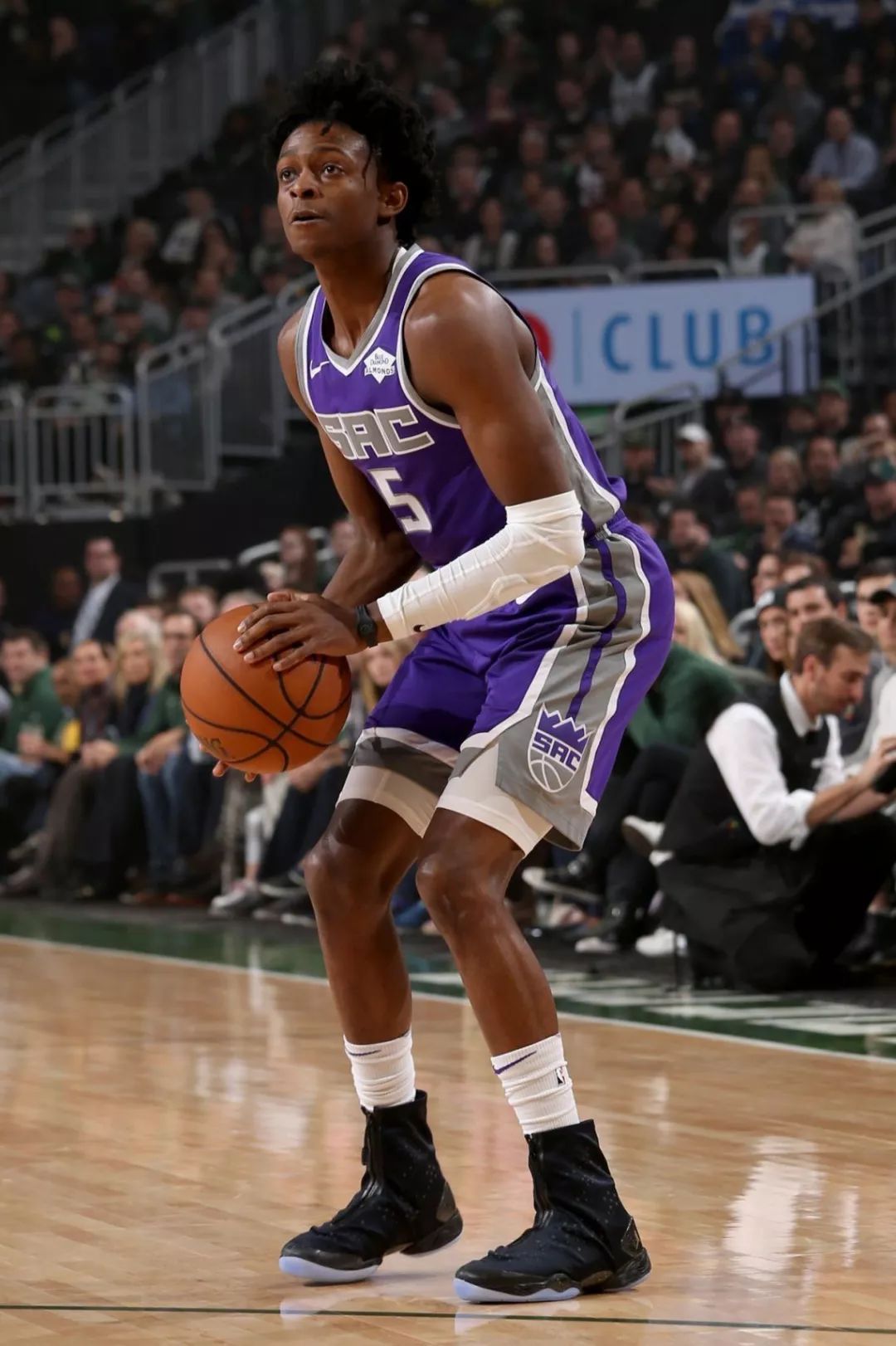 为首的防线 为首的防线