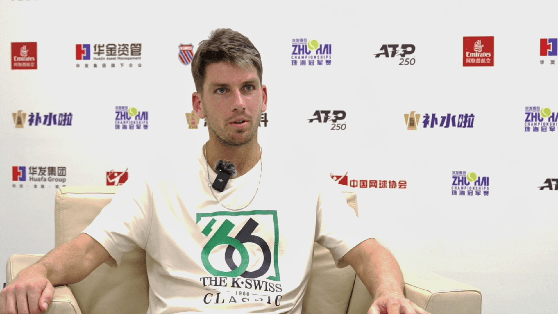 他凭借一张 他凭借一张