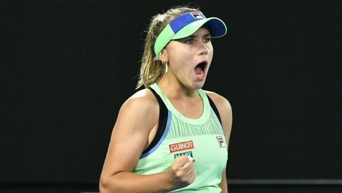 当她第一次 当她第一次