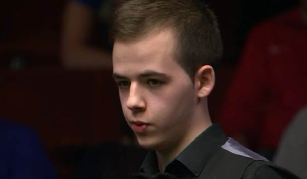 崭露头角 崭露头角