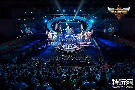 高舞台上的 高舞台上的